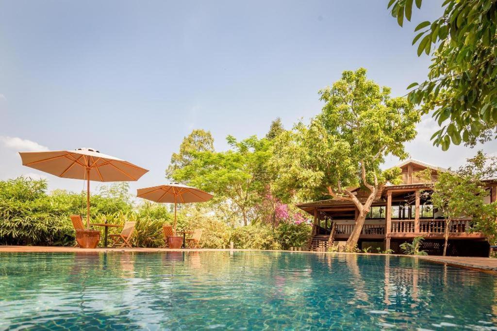 Отель Le Relais De Chhlong Кратьэх Экстерьер фото