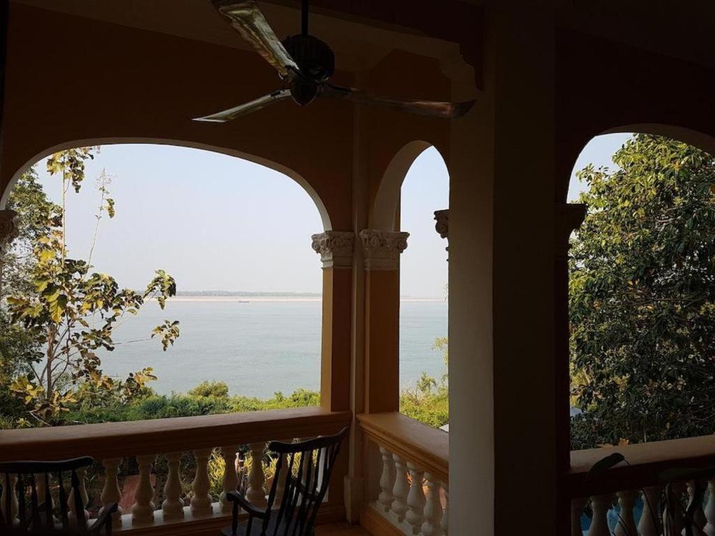 Отель Le Relais De Chhlong Кратьэх Экстерьер фото