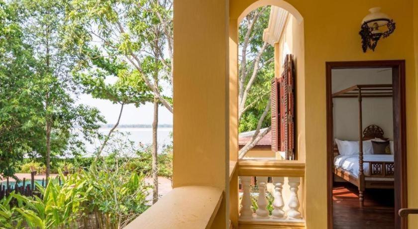 Отель Le Relais De Chhlong Кратьэх Экстерьер фото